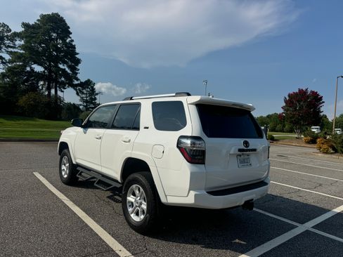 Used 2021 Toyota 4Runner 4WD SR5 Premium image 5