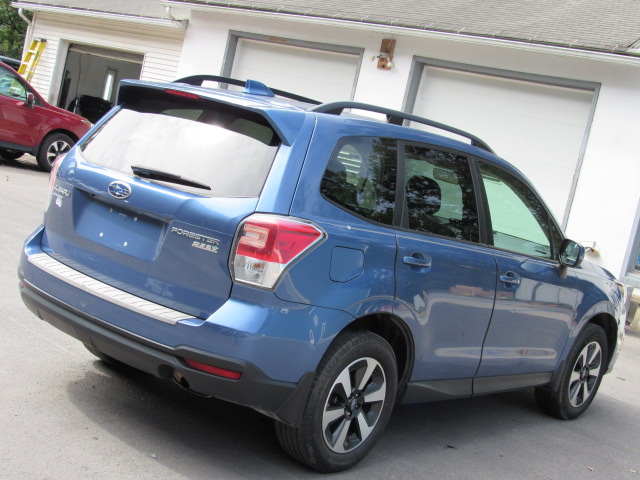 Used 2017 Subaru Forester 2.5i Premium AWD/4WD image 8