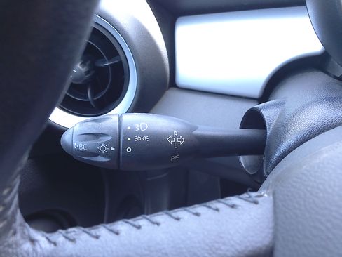 Used 2011 MINI Cooper image 25