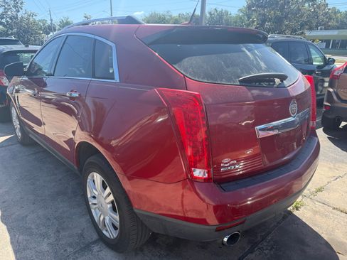 Used 2010 Cadillac SRX Luxury FWD image 4