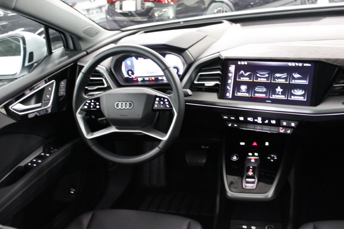 Used 2024 Audi Q4 e-tron quattro Prestige Sportback AWD/4WD image 35