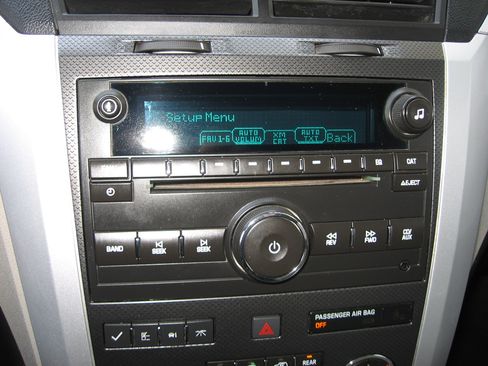 Used 2011 Chevrolet Traverse LTZ image 19