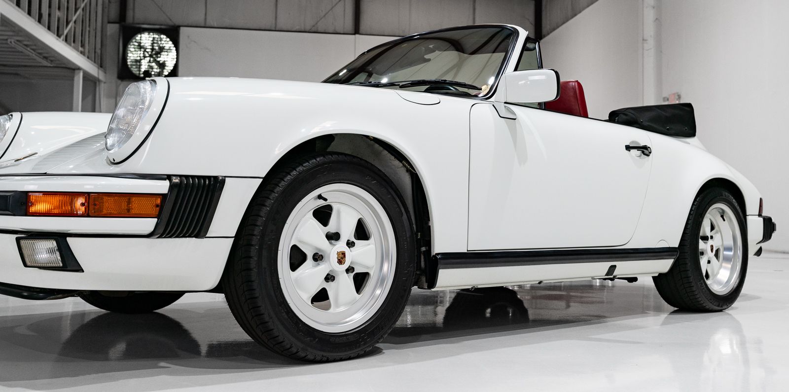 Used 1989 Porsche 911 Carrera Cabriolet RWD image 31