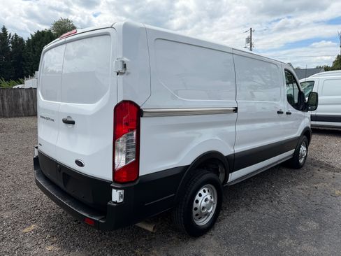 Used 2022 Ford Transit 250 Low Roof AWD image 5