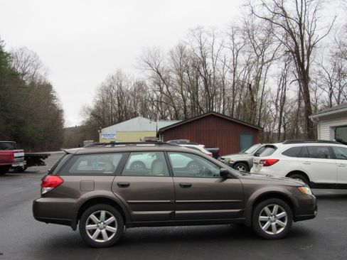 Used 2009 Subaru Outback 2.5i Premium image 9