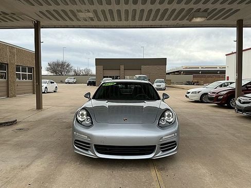 Used 2016 Porsche Panamera 4 Platinum Edition image 2