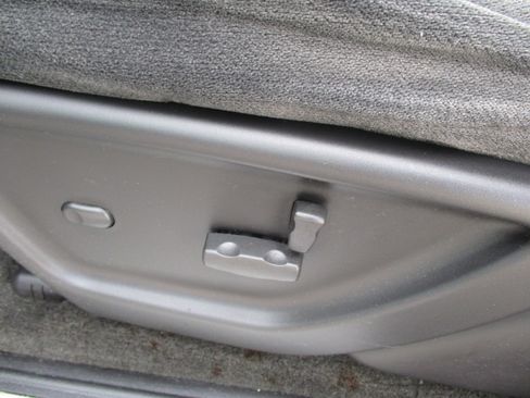 Used 2007 GMC Envoy SLE image 18