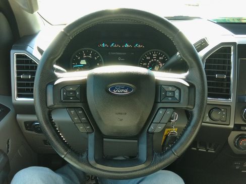 Used 2015 Ford F150 XLT image 53