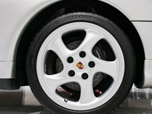 Used 1998 Porsche 911 Carrera S Coupe RWD image 17