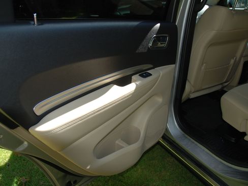 Used 2018 Dodge Durango SXT image 15