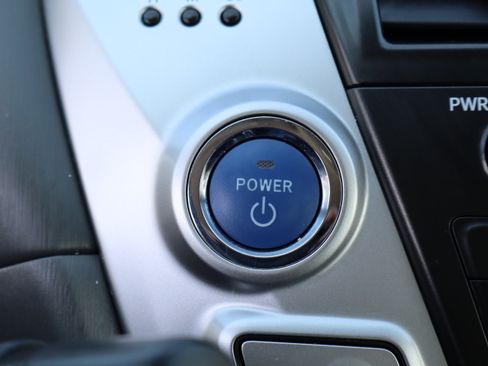 Used 2012 Toyota Prius V Five image 23