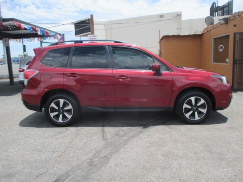 Used 2017 Subaru Forester 2.5i Premium AWD/4WD image 1