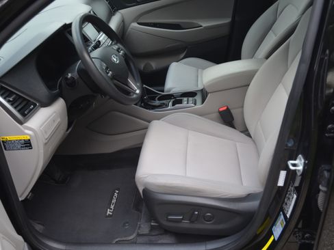 Used 2017 Hyundai Tucson AWD SE image 8