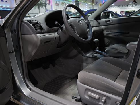 Used 2005 Toyota Camry LE image 15