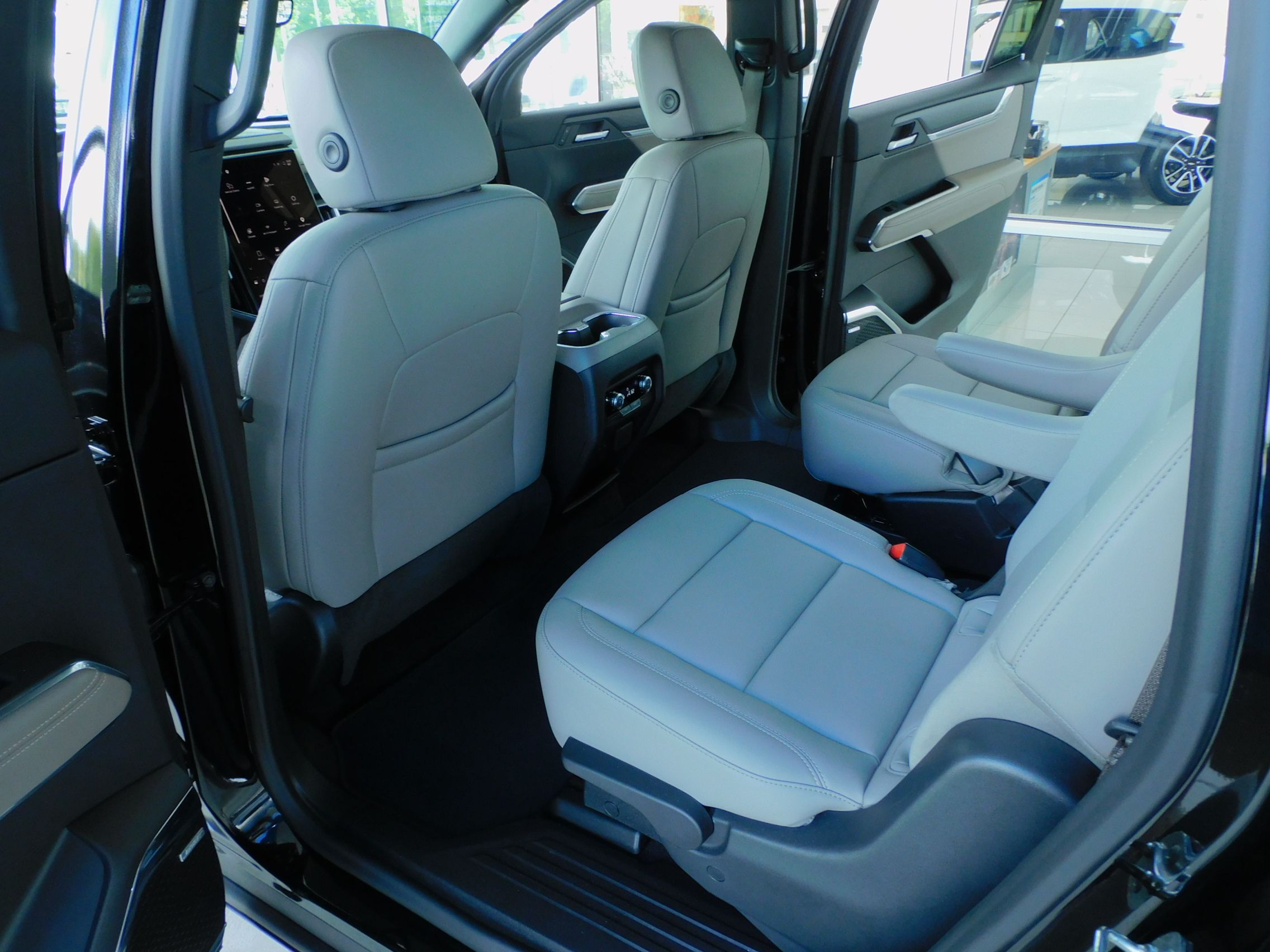 Used 2026 GMC Acadia FWD Elevation image 19