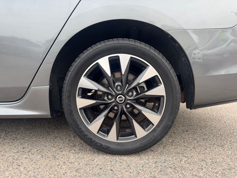 Used 2019 Nissan Sentra SR image 14