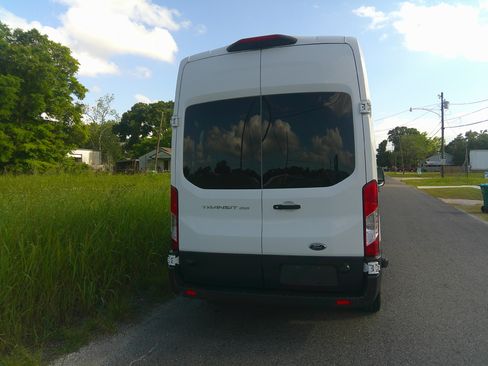 Used 2018 Ford Transit 350 RWD image 4