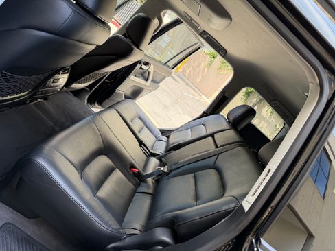 Used 2013 Toyota Land Cruiser image 17