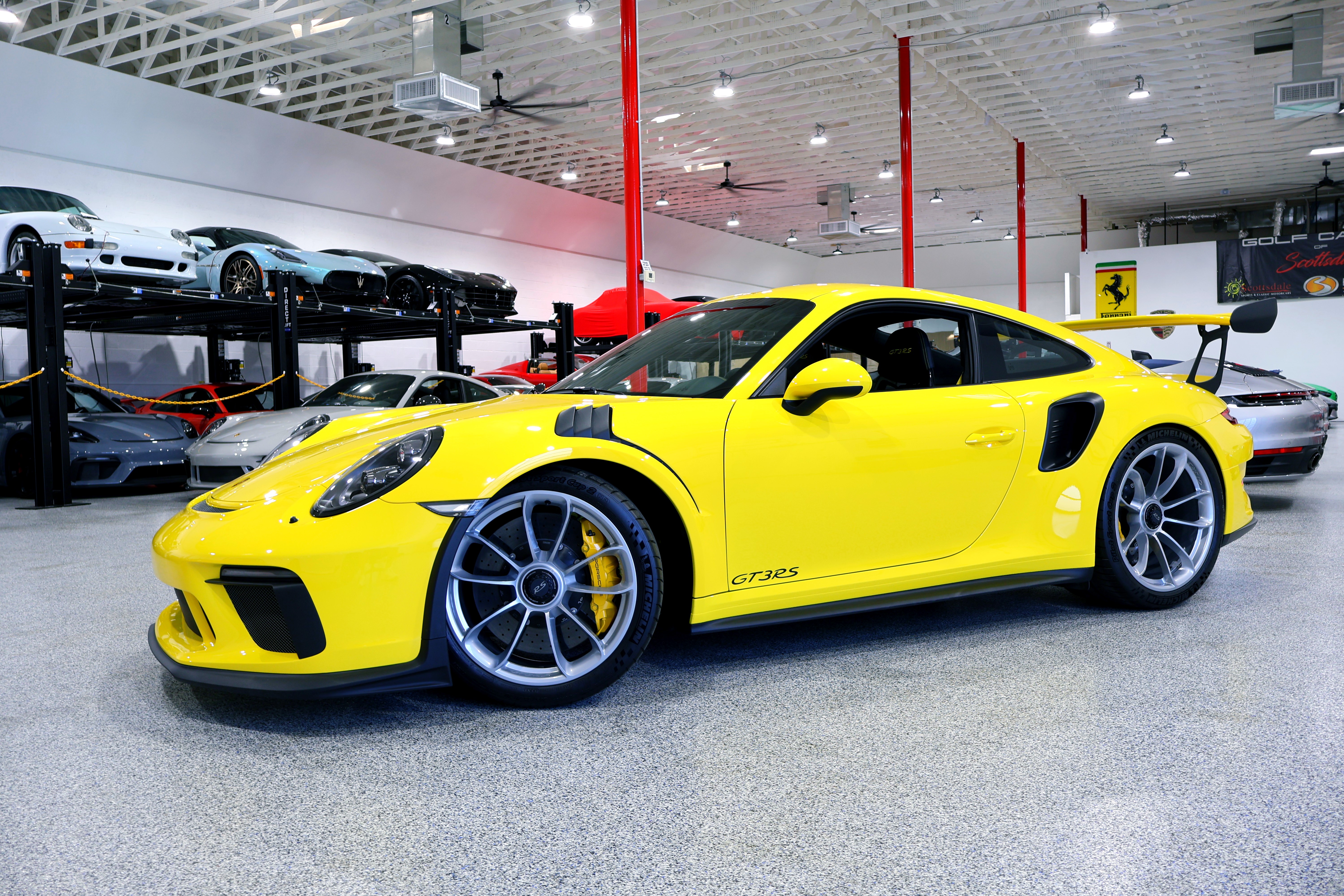 Used 2019 Porsche 911 GT3 RS RWD image 3
