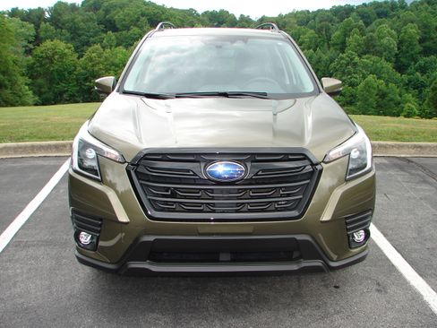 Used 2024 Subaru Forester Limited AWD/4WD image 15