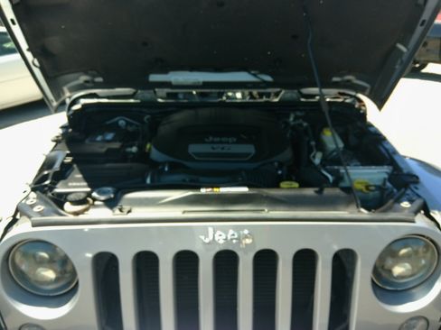 Used 2015 Jeep Wrangler 4WD Unlimited Sahara image 66