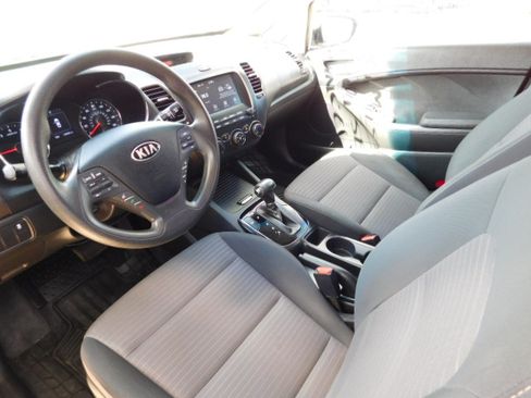 Used 2018 Kia Forte LX image 10