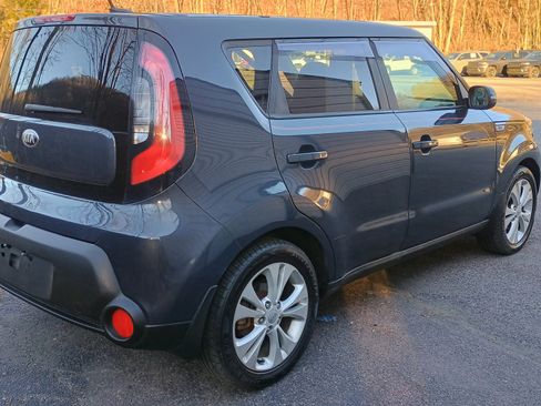 Used 2014 Kia Soul + image 9