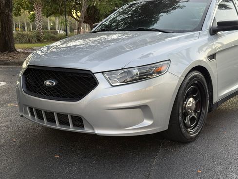 Used 2016 Ford Taurus image 20
