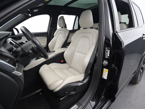 Used 2020 Volvo XC90 T6 R-Design image 44