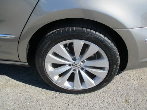 Used 2009 Volkswagen CC Luxury FWD image 13
