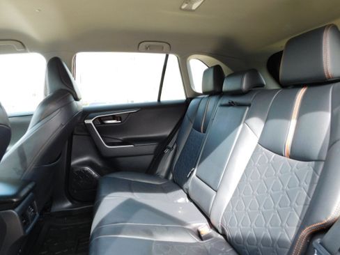 Used 2021 Toyota RAV4 Adventure image 19