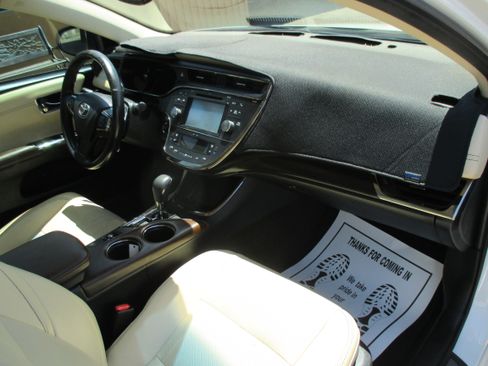 Used 2017 Toyota Avalon Limited FWD image 9