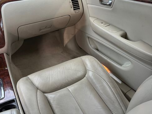 Used 2007 Cadillac DTS Luxury image 9