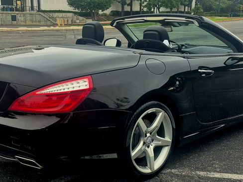 Used 2013 Mercedes-Benz SL 550 image 16