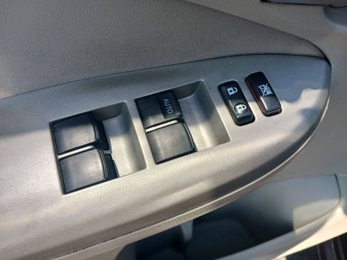 Used 2012 Toyota Corolla LE image 10