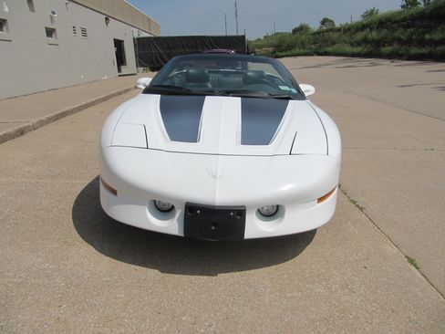 Used 1995 Pontiac Firebird Trans Am image 3