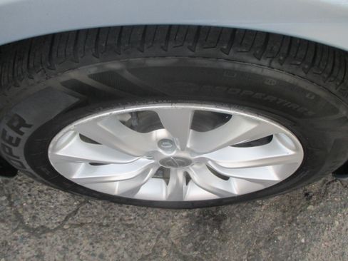 Used 2015 Chrysler 200 C FWD image 18