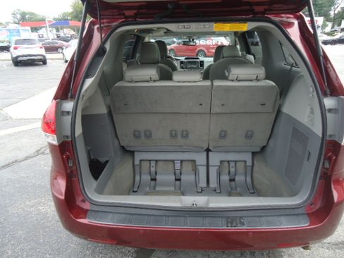 Used 2013 Toyota Sienna XLE Limited FWD image 17