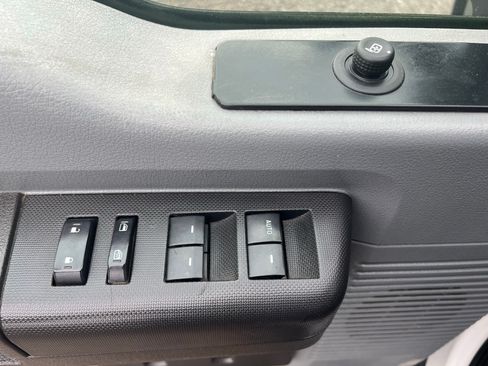 Used 2011 Ford F450 image 11