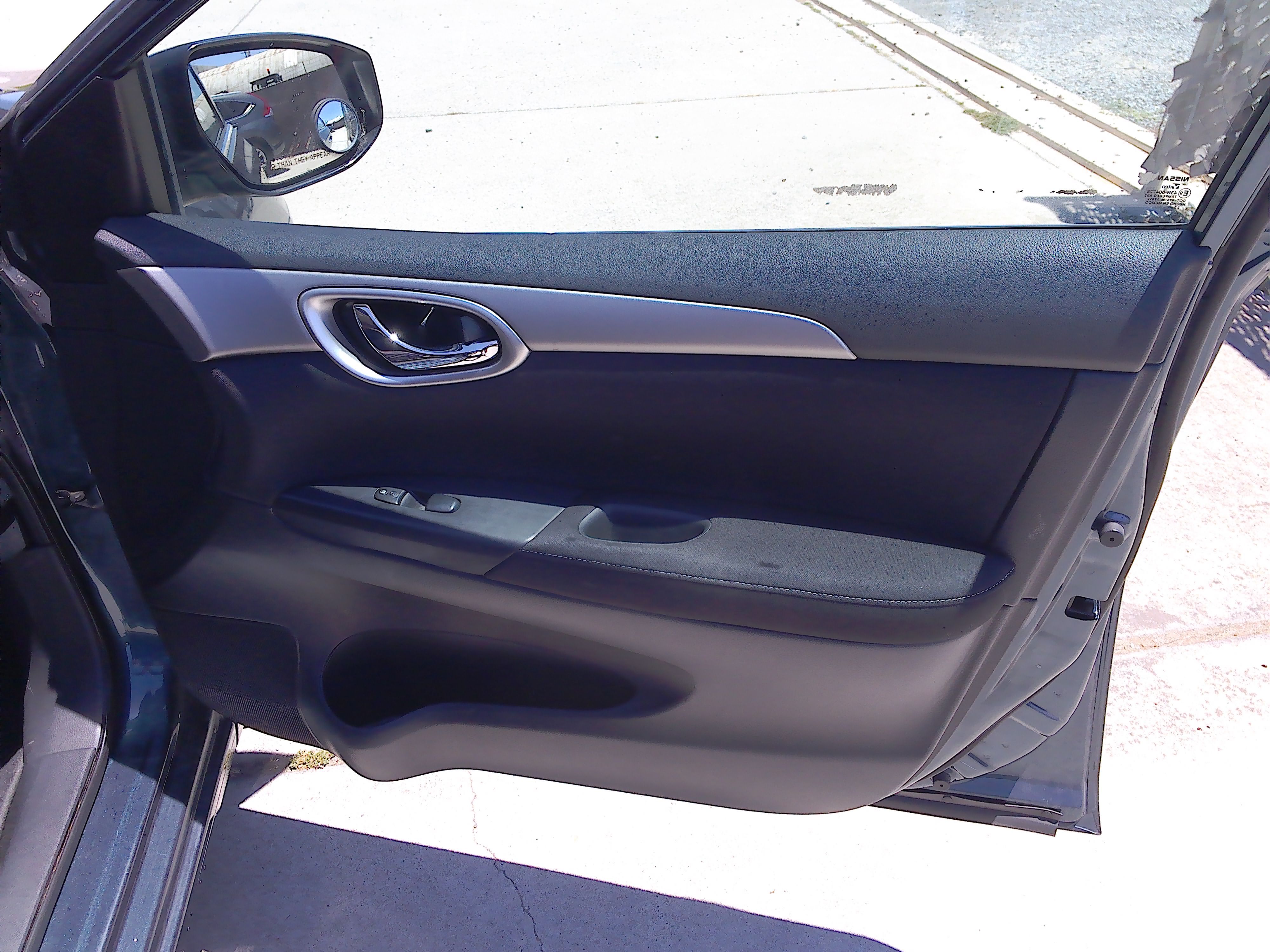 Used 2015 Nissan Sentra SV FWD image 11