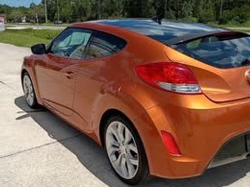 Used 2012 Hyundai Veloster image 12
