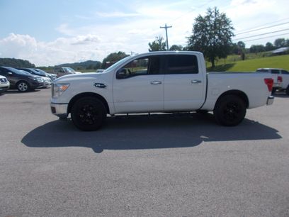 Used 2017 Nissan Titan 4x4 Crew Cab