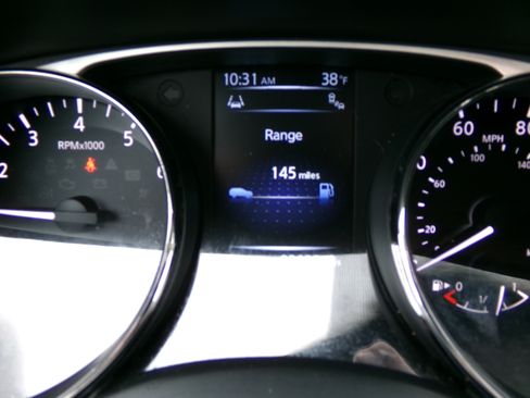 Used 2015 Nissan Rogue SV image 18