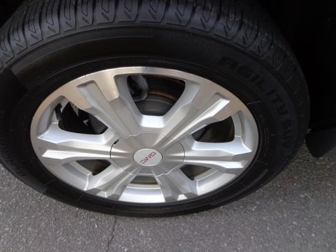 Used 2017 GMC Terrain SLE image 19