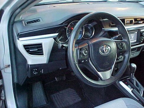 Used 2014 Toyota Corolla LE image 21
