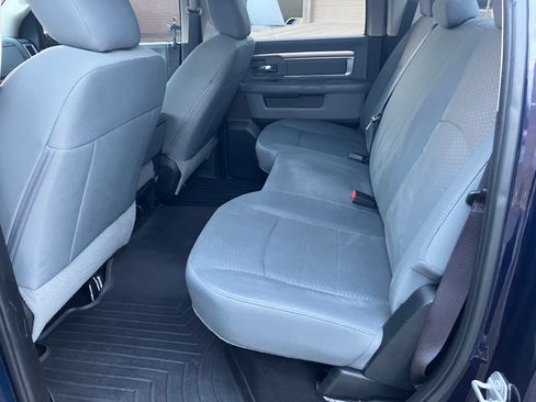 Used 2018 RAM 1500 SLT image 9