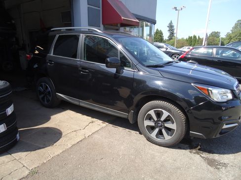 Used 2017 Subaru Forester 2.5i Premium AWD/4WD image 5