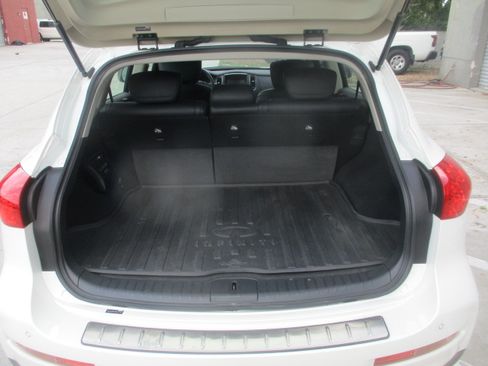 Used 2017 INFINITI QX50 Journey image 9