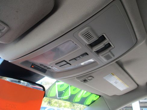 Used 2012 Cadillac SRX Luxury image 44