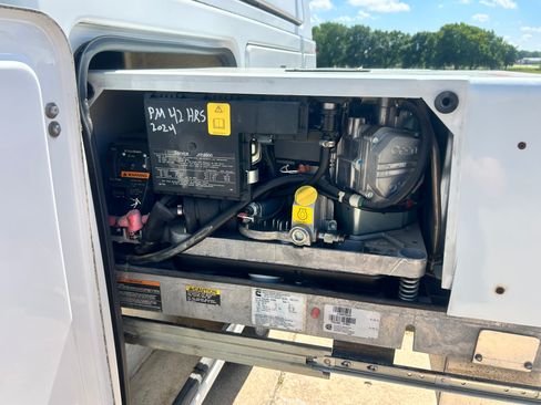 Used 2013 Ford F350 2WD Regular Cab Super Duty image 25